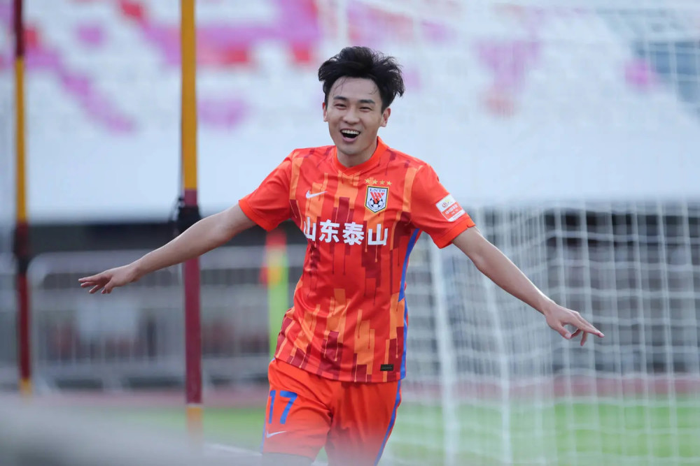  国米队长什克里尼亚尔重伤缺席三个月  